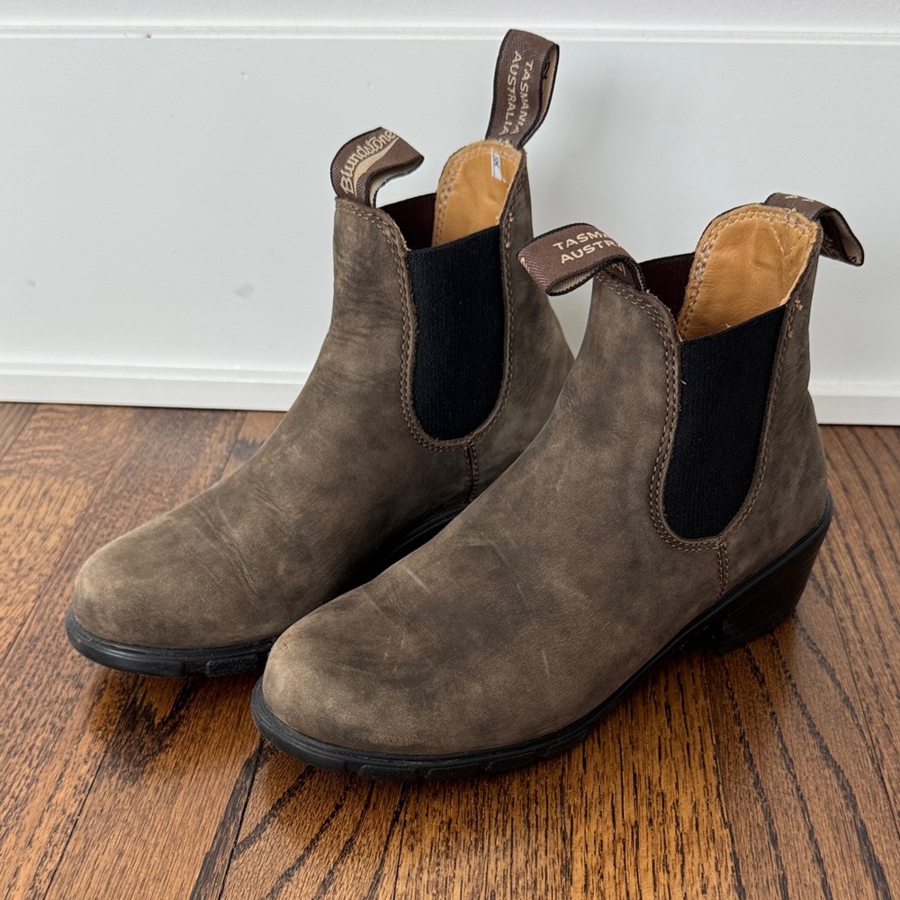 Blundstone Leather Rustic Brown Chelsea Boots for Women